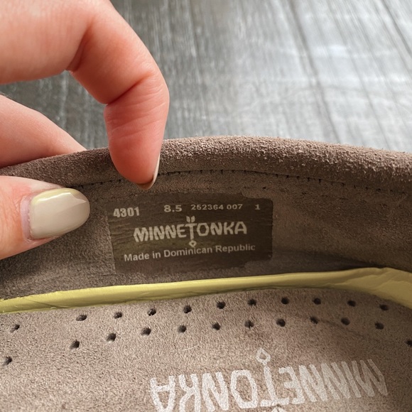 NEW MINNETONKA MOCS - Picture 6 of 6